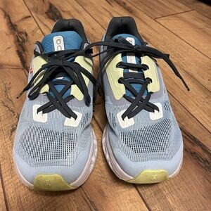 Women’s On Cloud Cloudstratus